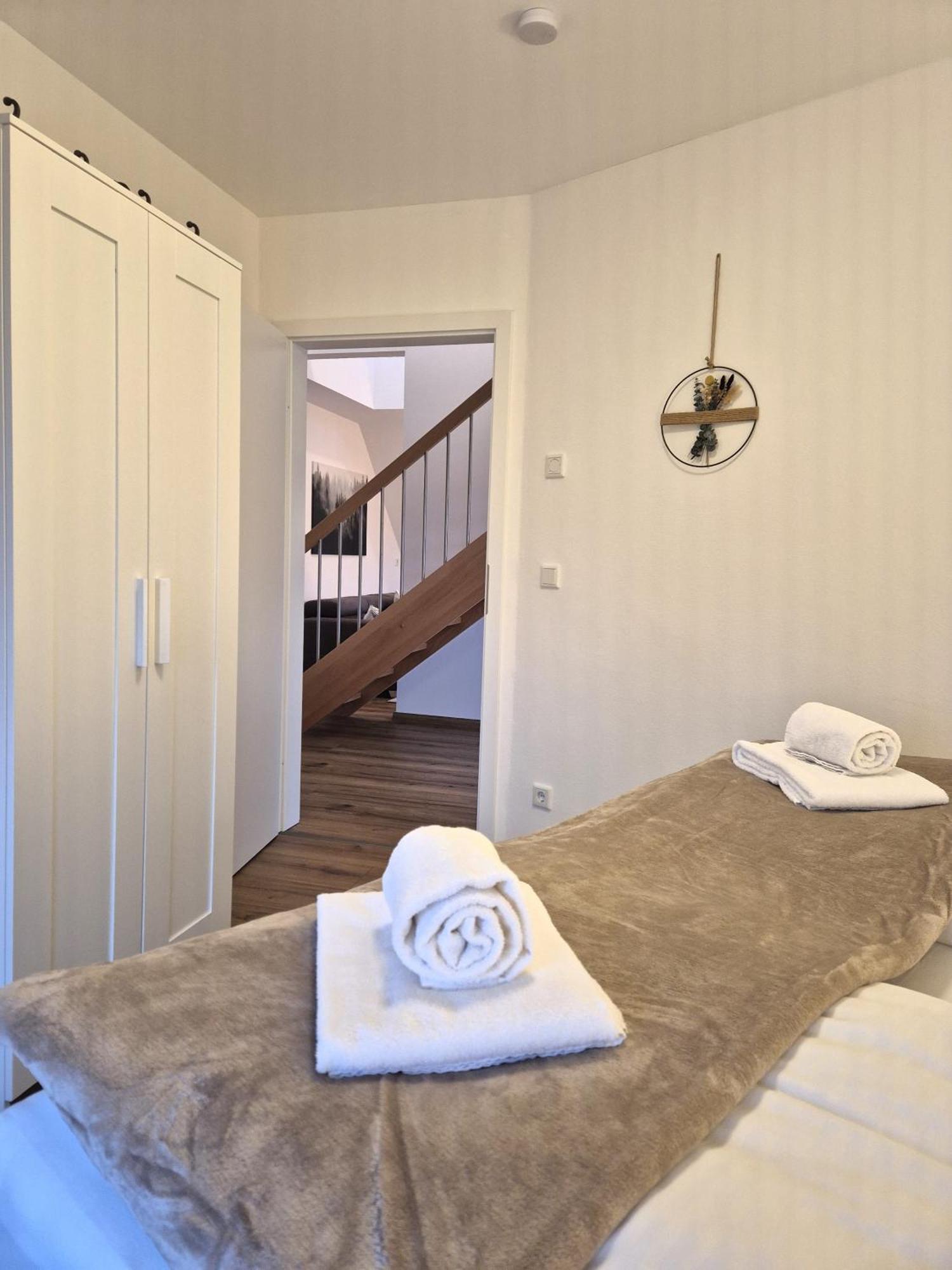 Apartment 21133 *