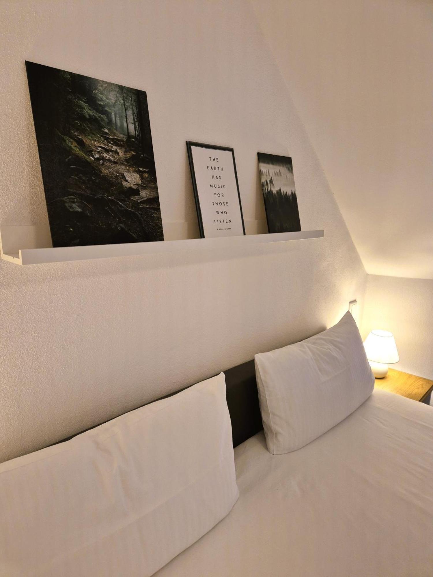 Apartment 21133 *